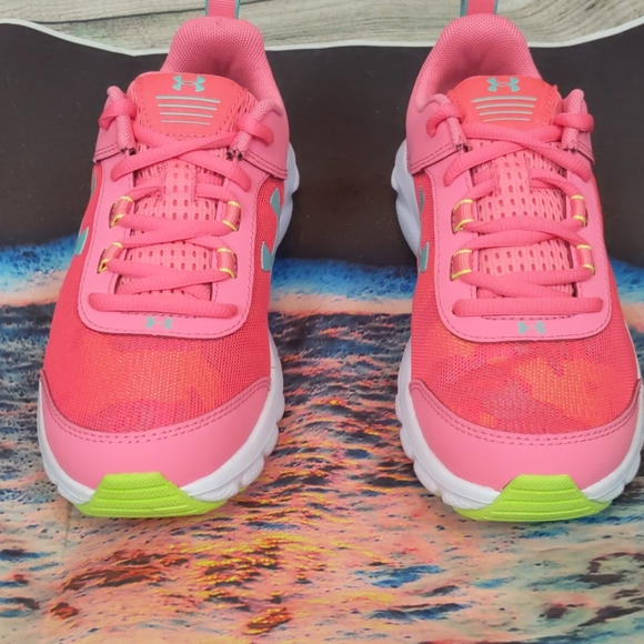 Under armour youth ga assert 8 shoes size 4y - Picture 3 of 8